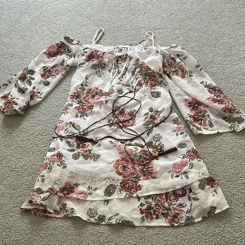 Style Envy Floral Off-Shoulder Blouse with Tassel Necklace